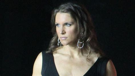 Stephanie McMahon Talks Wardrobe Malfunction On WWE。